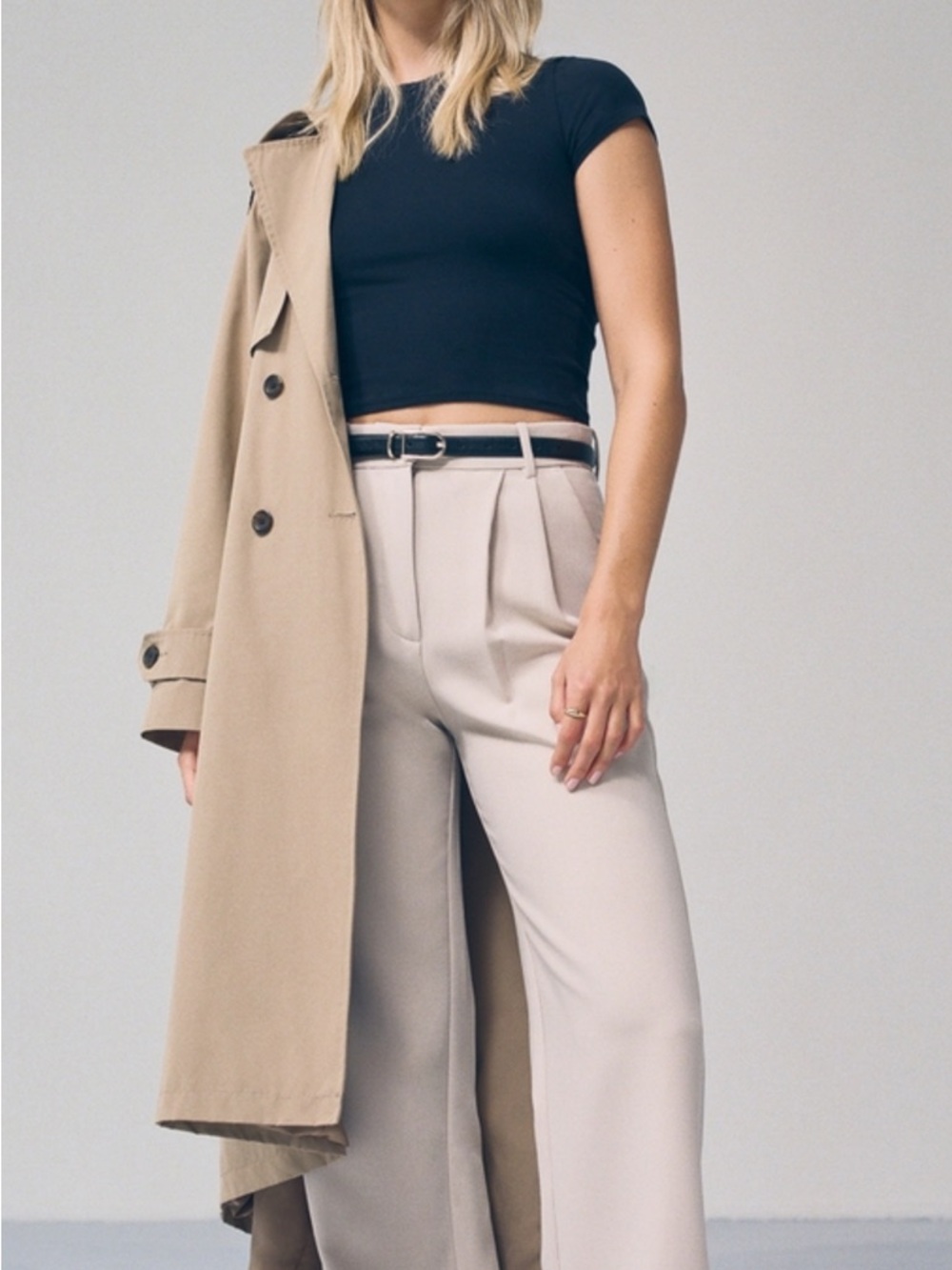 Abercrombie & Fitch Women's High-Waist Wide-Leg Trousers in Beige